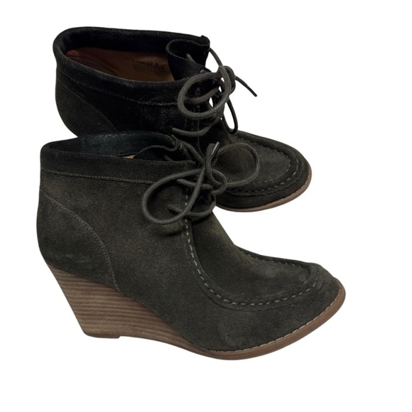 Women’s 7.5M. Lucky Brand Ysabel Booties Green Suede Leather Wedge Ankle Boots - Picture 4 of 8